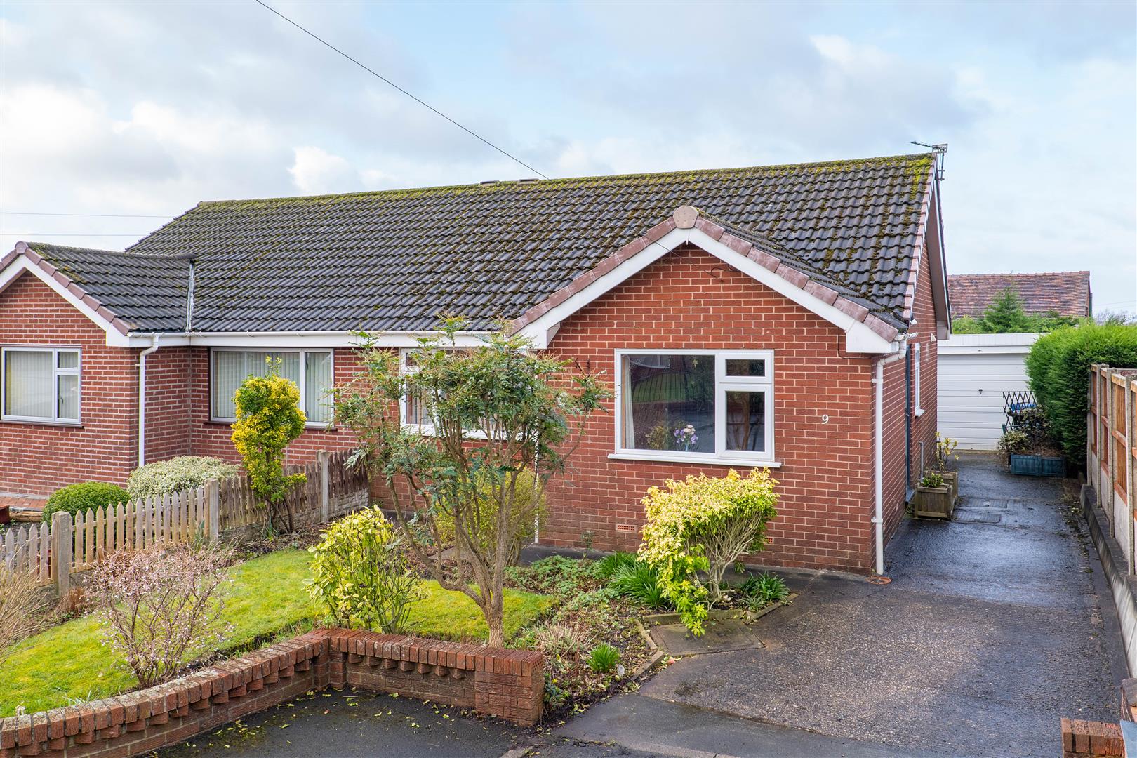 2 bed property in Fife Close, Chorley